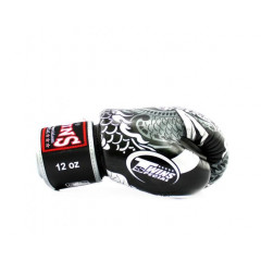 Боксерские перчатки Twins Special FBGVL3-52 Dragon black-silver 12 oz