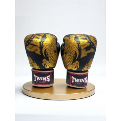 Боксерские перчатки TWINS FBGVL3-49 black gold 16 oz