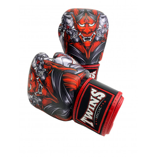 Боксерские перчатки Twins FBGVL3-58 (Кабуки) red 10 oz
