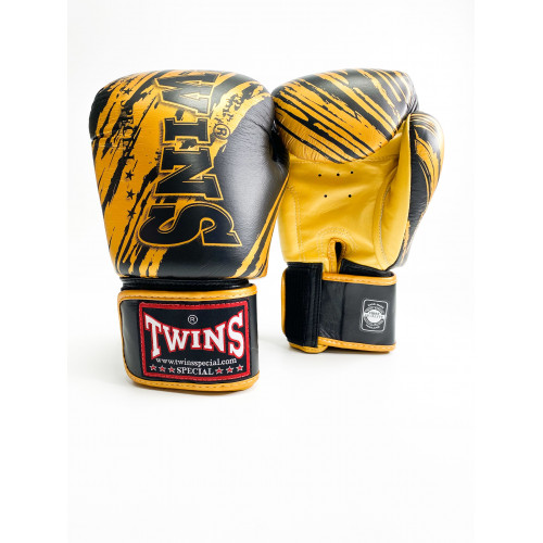 Боксерские перчатки Twins FBGVL3-TW3 black 12 oz