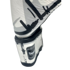 Боксёрские перчатки FBGVL4-66 comic 14 oz