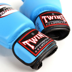 Боксерские перчатки Twins Special BGVL3 light blue 14 oz